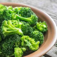 Uma nova e saudável maneira de cozinhar brócolis